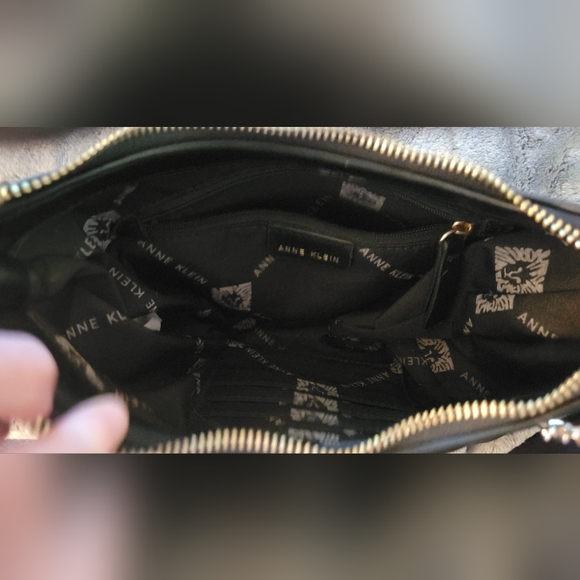 Anne Klein Handbag - Picture 6 of 10